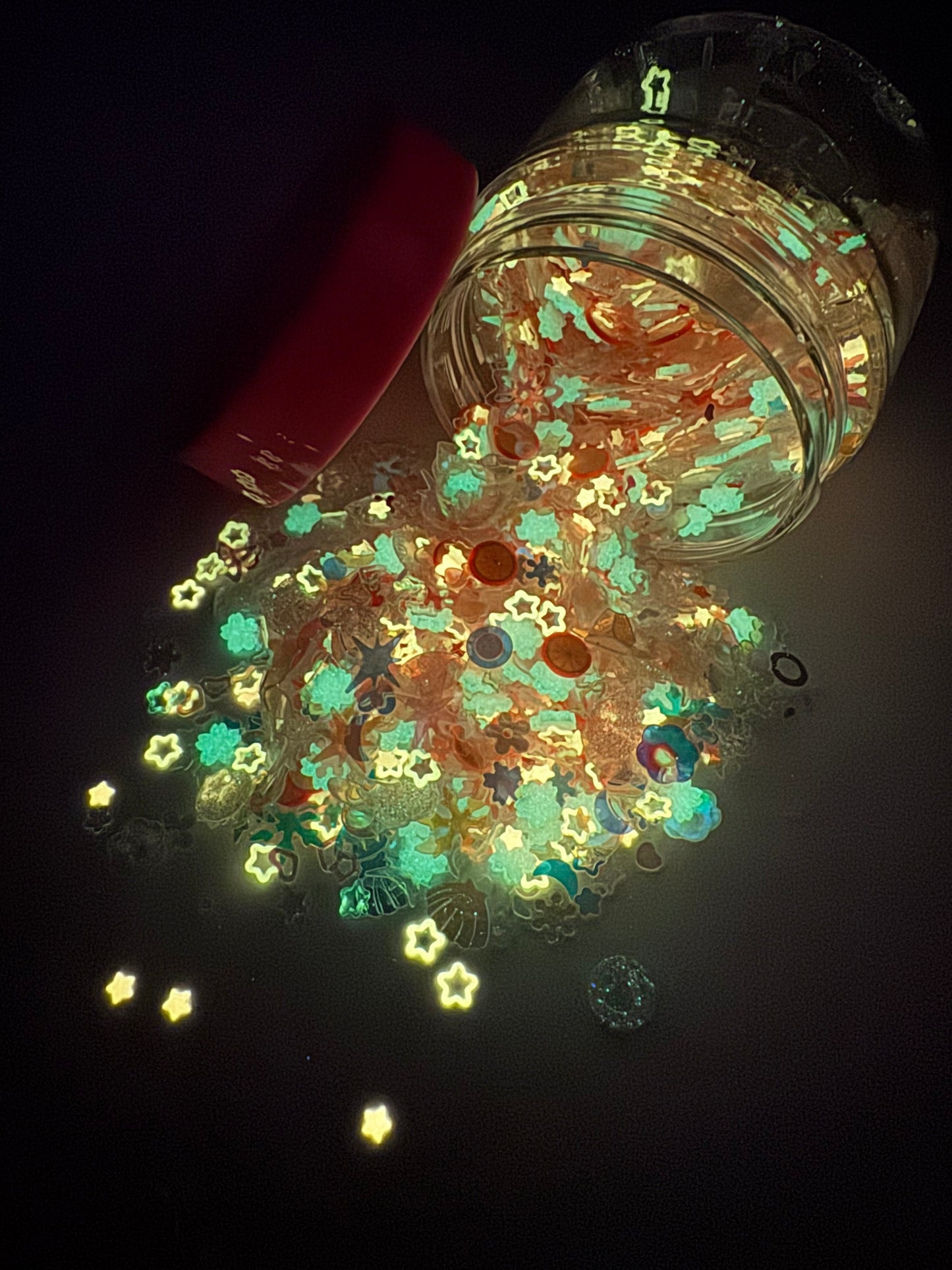 GLOW GLITTER