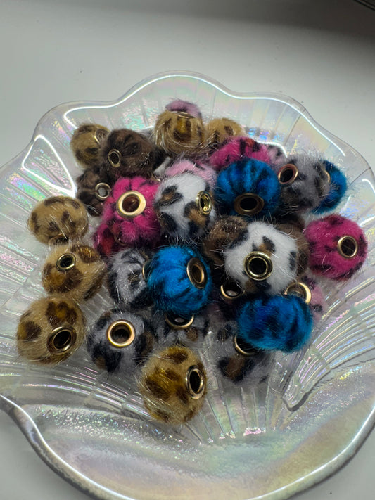 Fuzzy Animal Print spacers (20pcs)